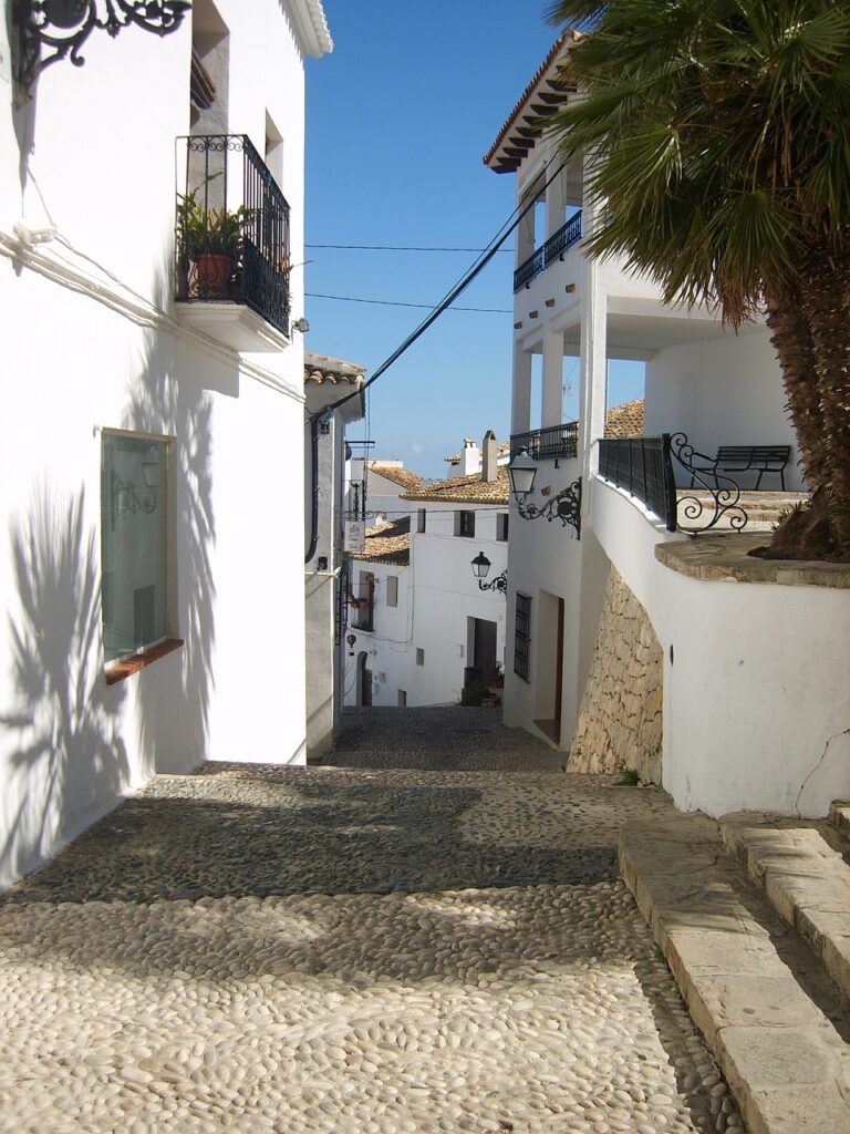 altea, street, spain-2147012.jpg