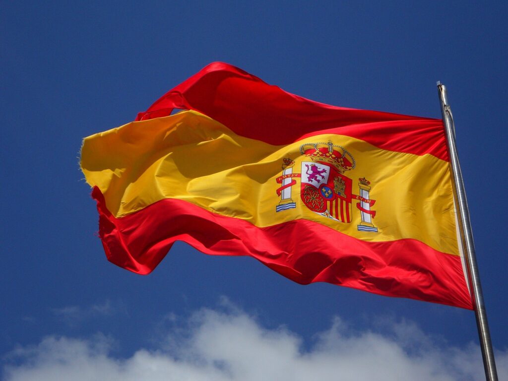 spain, flag, sky-379535.jpg